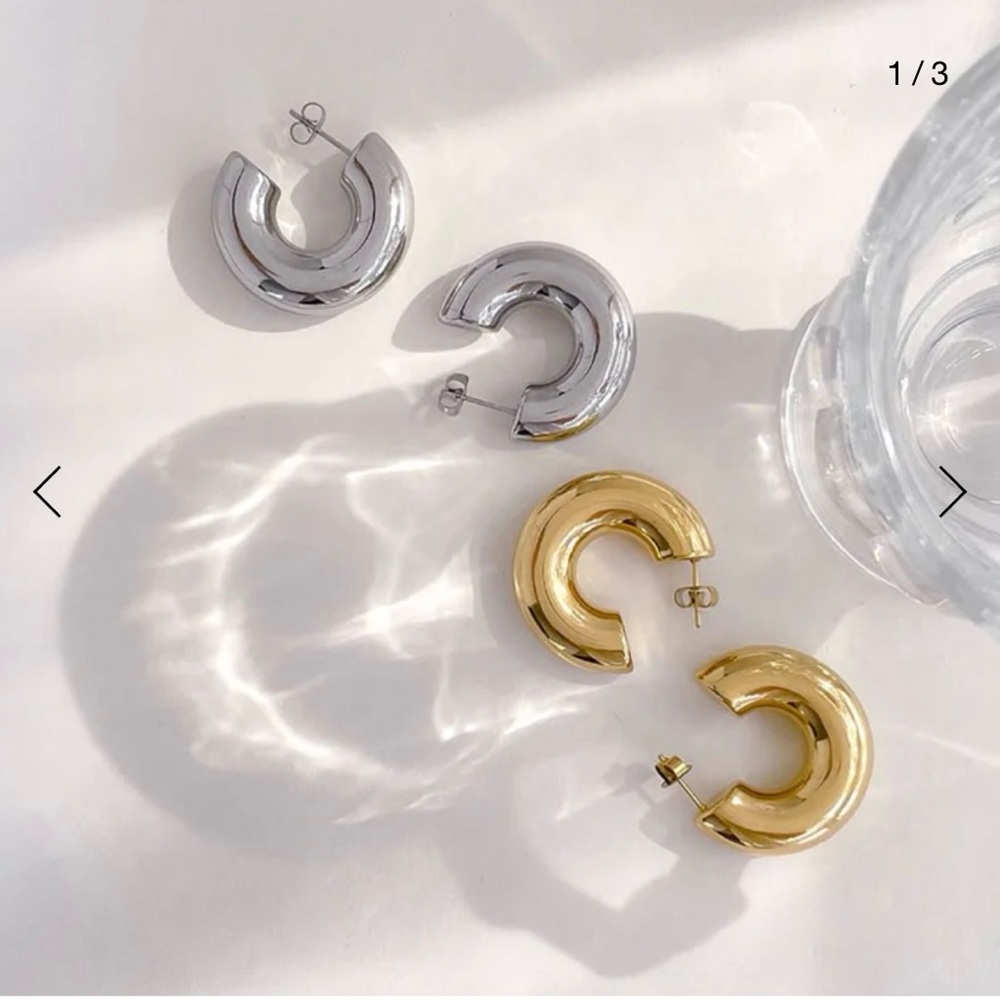 Sophie Cruz hoop earrings